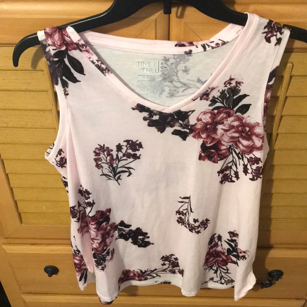 Women’s tank top.